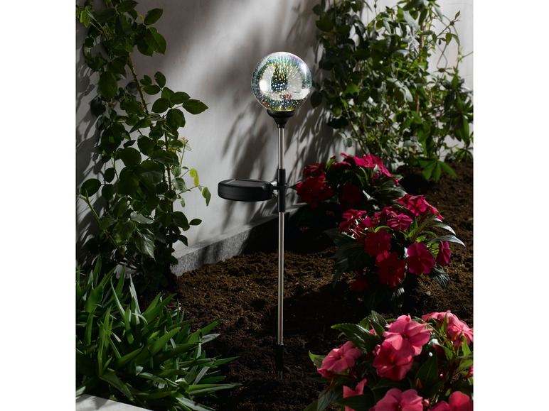 Ga naar volledige schermweergave: LIVARNO home LED solar tuinstekker - afbeelding 13