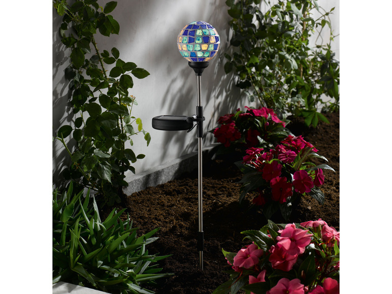 Ga naar volledige schermweergave: LIVARNO home LED solar tuinstekker - afbeelding 17