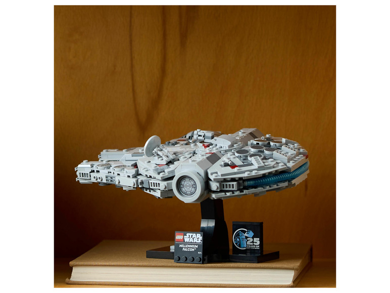 Ga naar volledige schermweergave: LEGO® Star Wars Millennium Falcon 75375 - afbeelding 6